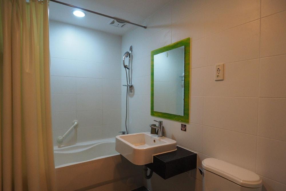 Young Soarlan Hotel - Tainan Dış mekan fotoğraf