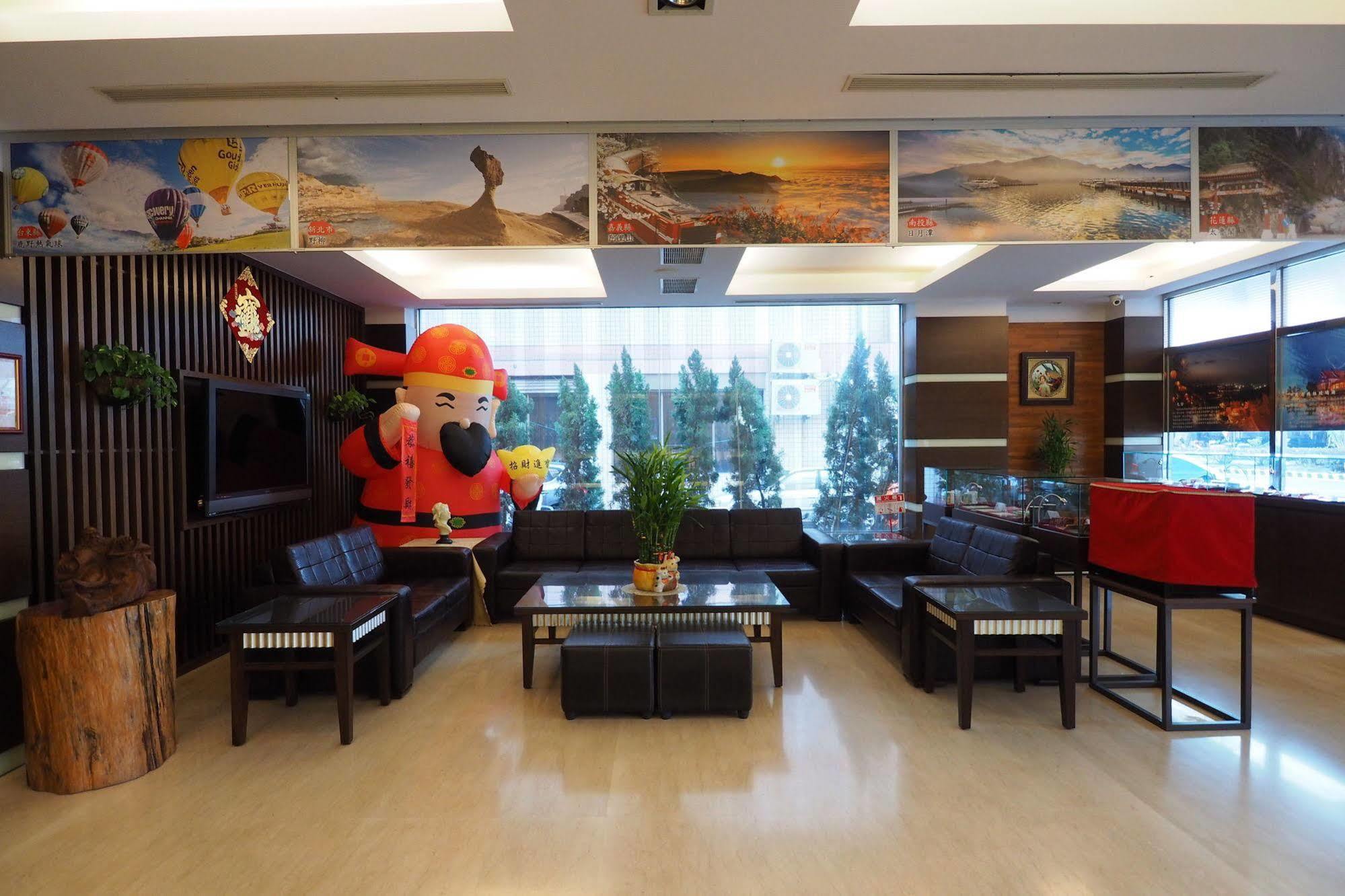 Young Soarlan Hotel - Tainan Dış mekan fotoğraf