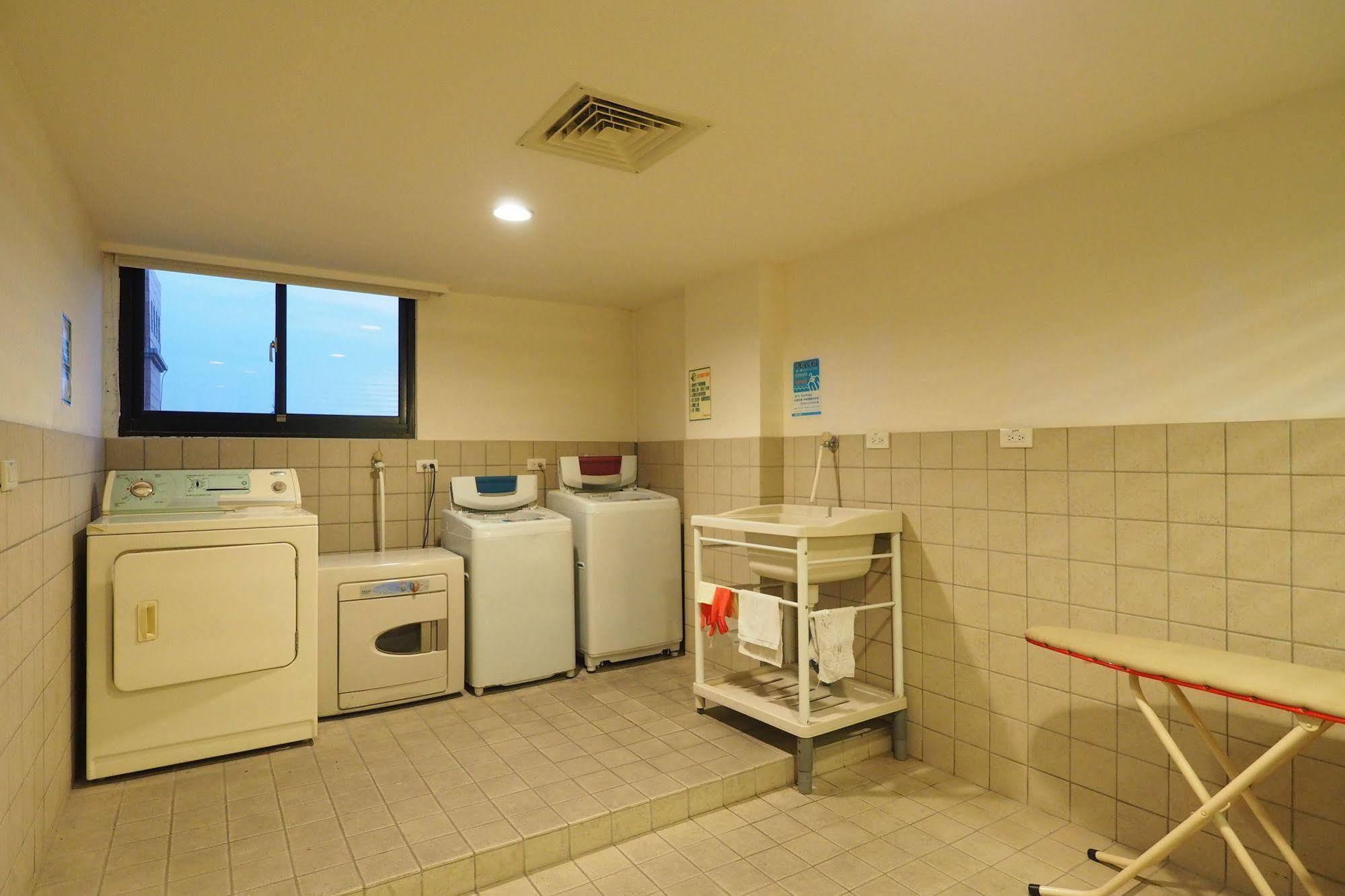 Young Soarlan Hotel - Tainan Dış mekan fotoğraf