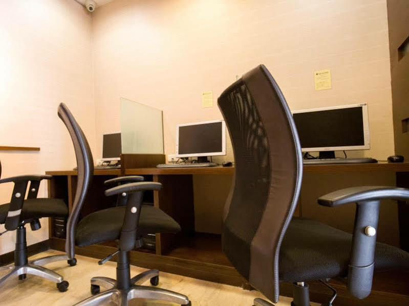 Young Soarlan Hotel - Tainan Dış mekan fotoğraf